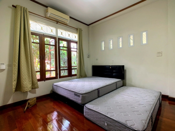 4 Bedroom with Large Garden near CM University-TNP-D80