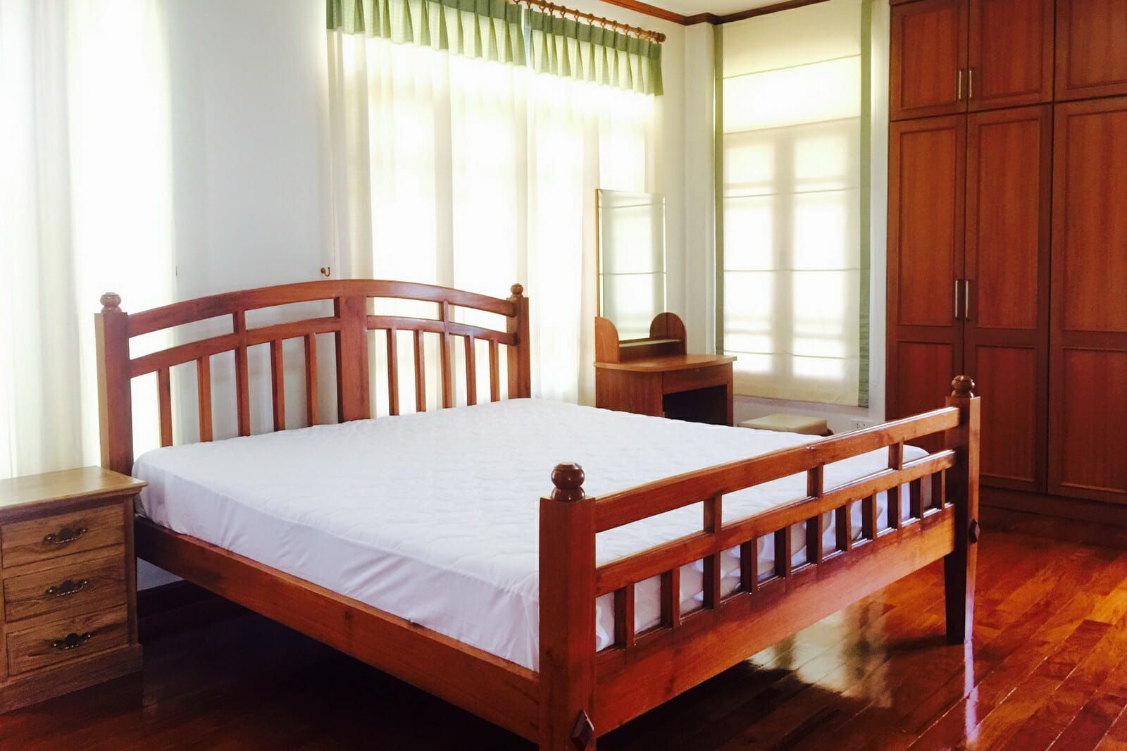 4 Bedroom with Large Garden near CM University-TNP-D80