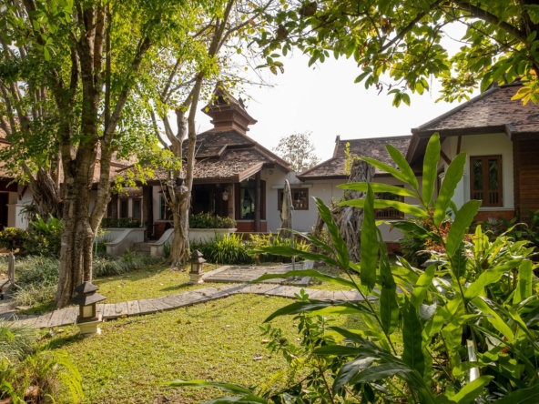 3 Bedroom Lakeside Lanna Style Villa in Lamphun-TNP-D942