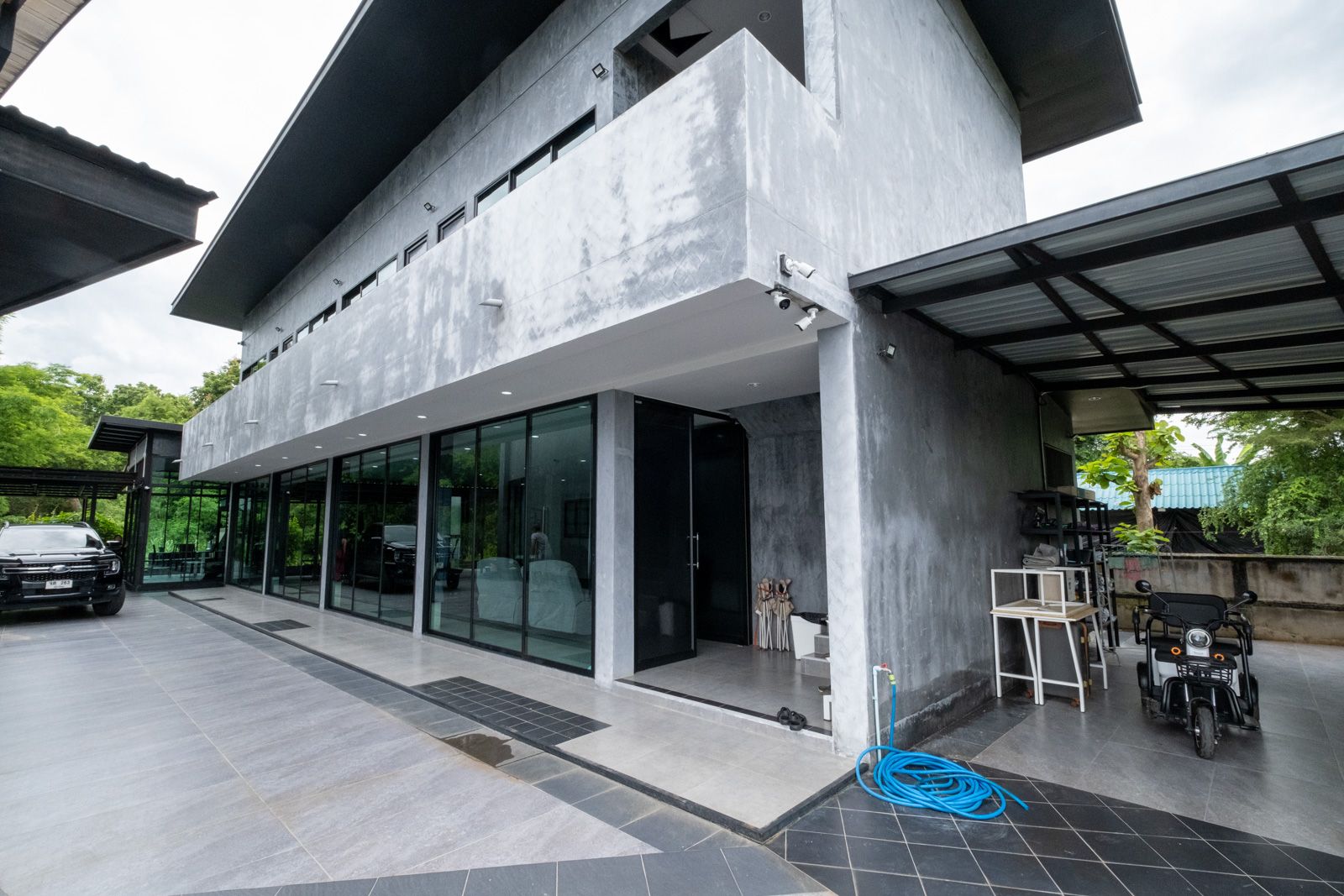 7 Bedroom Modern House Riverside in Mae Rim-TNP-D1157