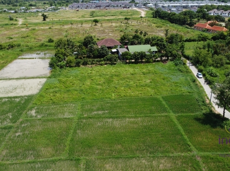 Land for sale 1 Rai 3 Ngan 65.9 Sqw at Nong Chom