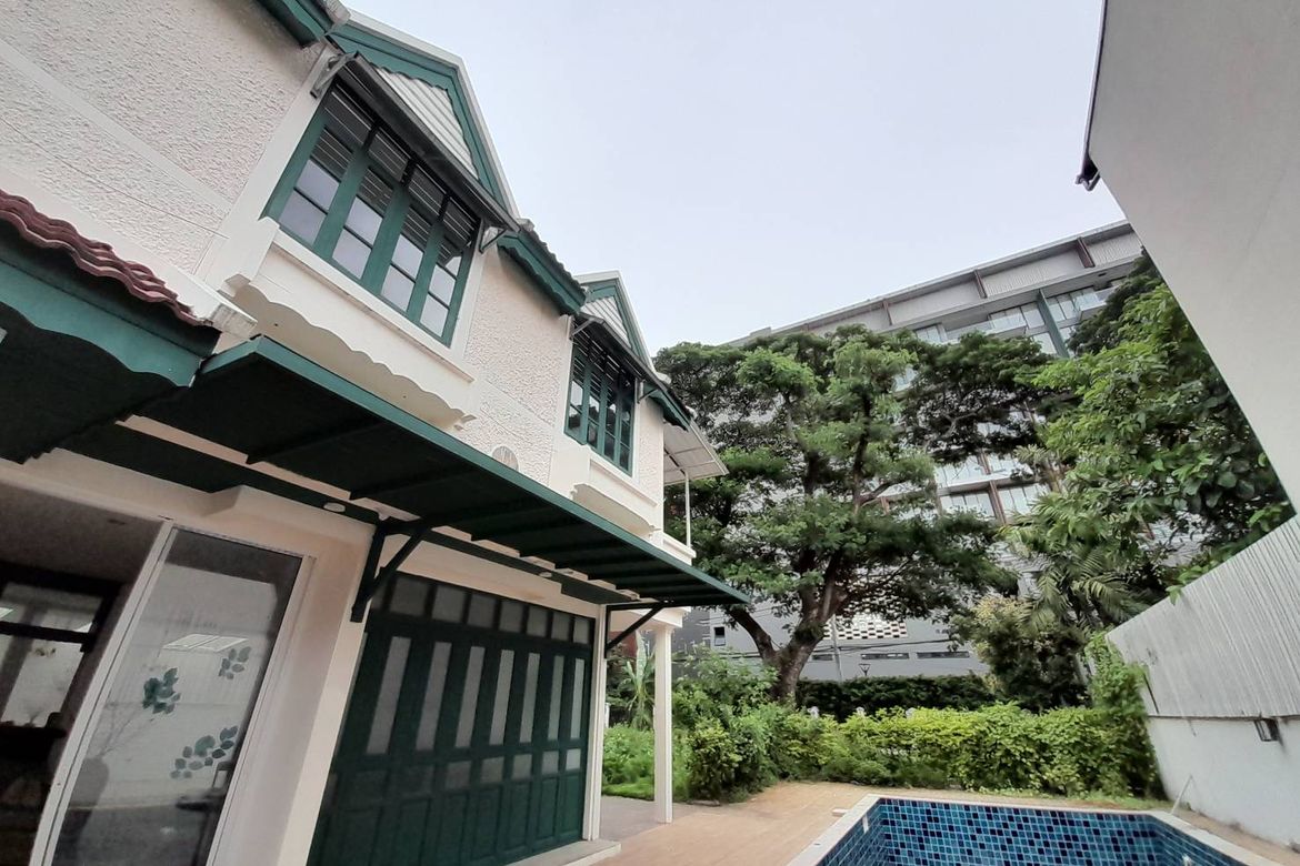 5 Bedroom Pool villa for rent in Nimman-SM-sta-1356