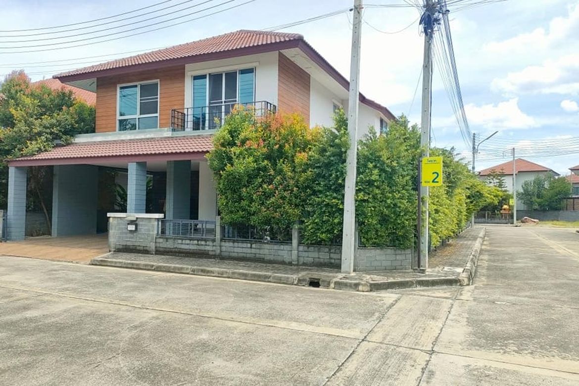 3 Bedrooms 2 Storey house for Sale in Ton Pao