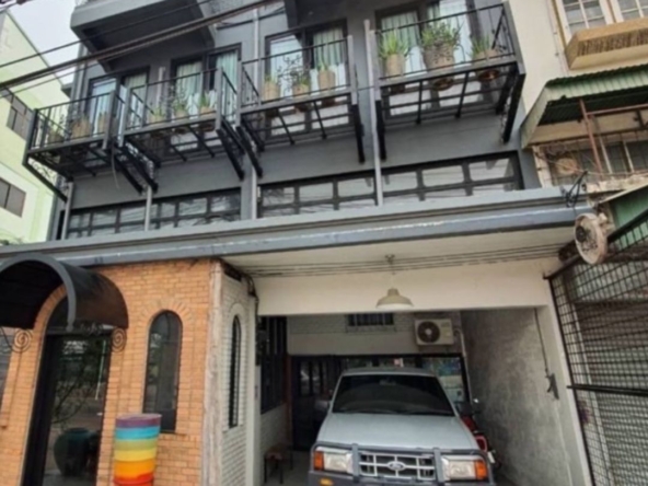 Prime Commercial Building Investment: 2 Corner Units Near Chiang Mai Airport-IRE-IRECPS003