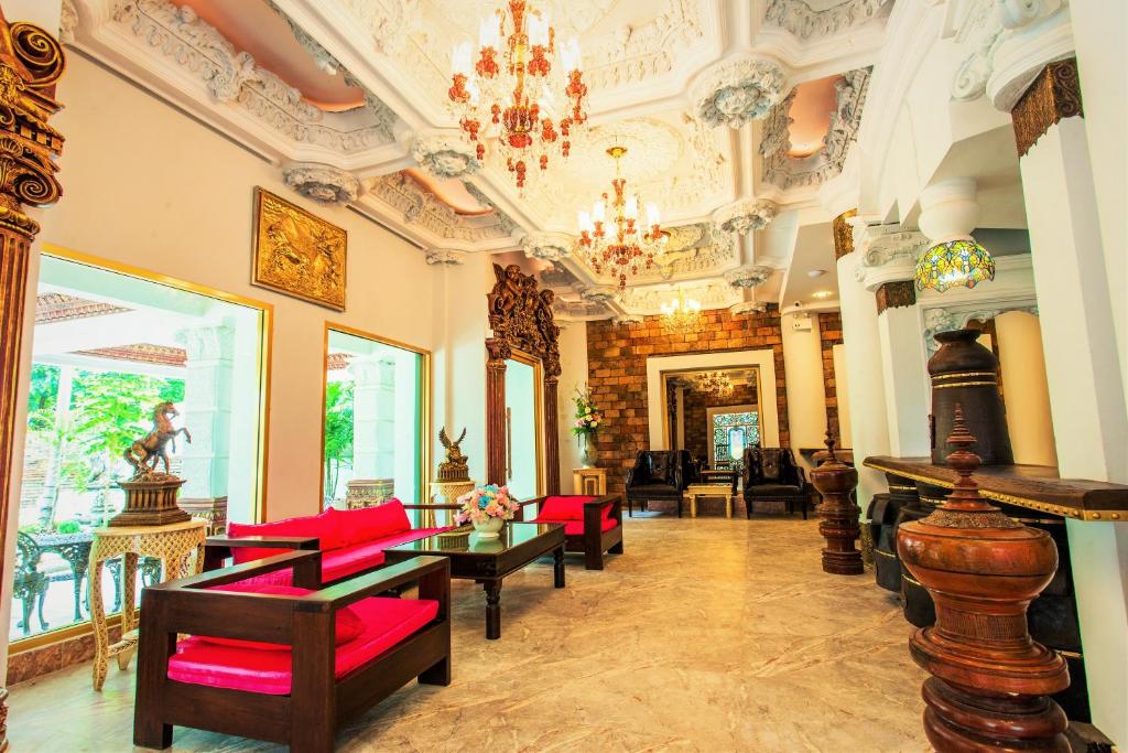 5-Star Hotel for Sale in The Most Prime Area of Chiang Mai Old City-IRE-IRECPS005