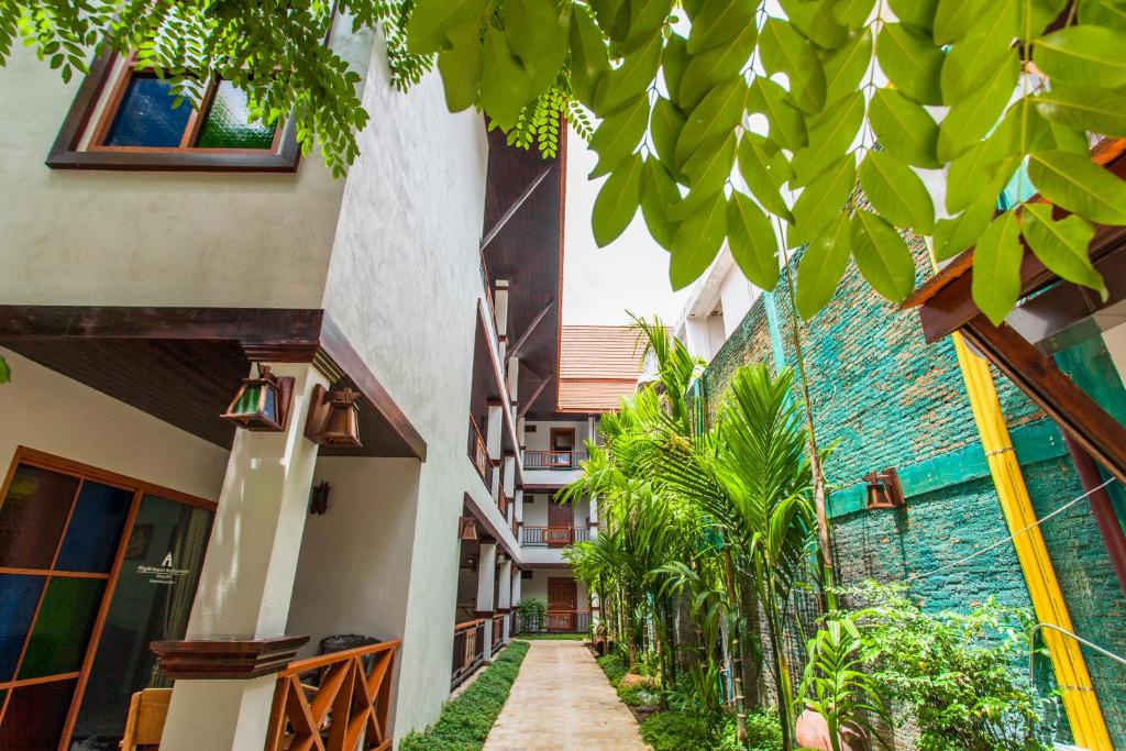 5-Star Hotel for Sale in The Most Prime Area of Chiang Mai Old City-IRE-IRECPS005