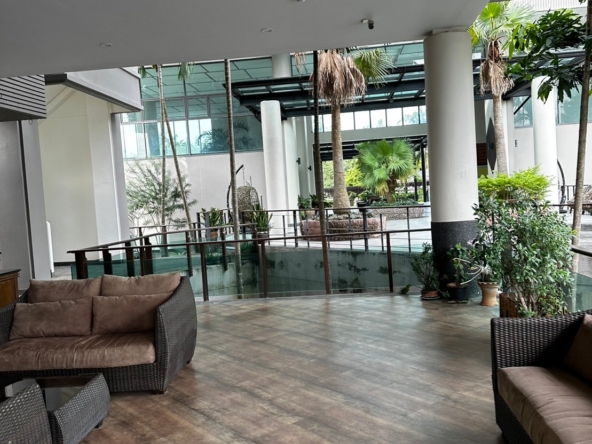 3 Bedroom Condo For Sale at Green Valley Condominium