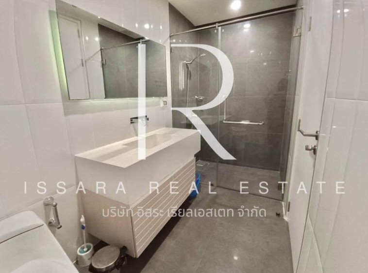 Gorgeous 2 Bedroom Condominium in Nimman For Sale-IRE-IRECS029