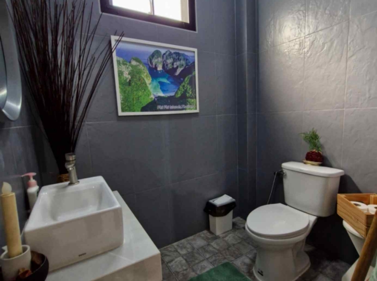 Exquisite 3 Bedroom House for Sale in Hang Dong