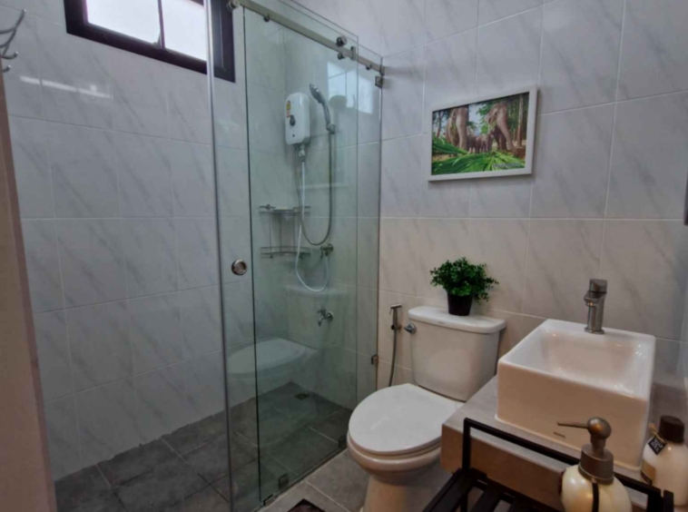 Exquisite 3 Bedroom House for Sale in Hang Dong