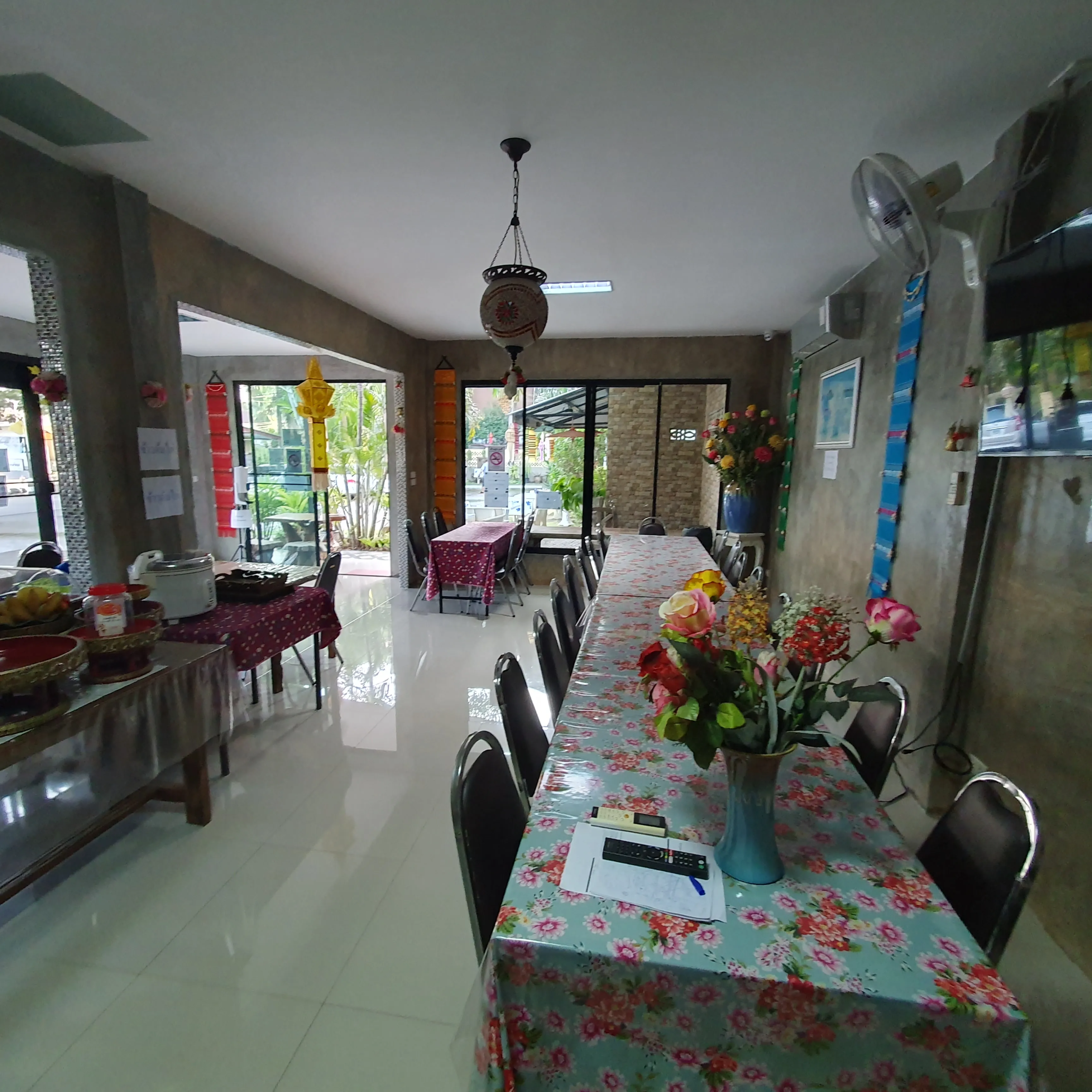 Comfortable Hotel For Sale in Chiang Mai