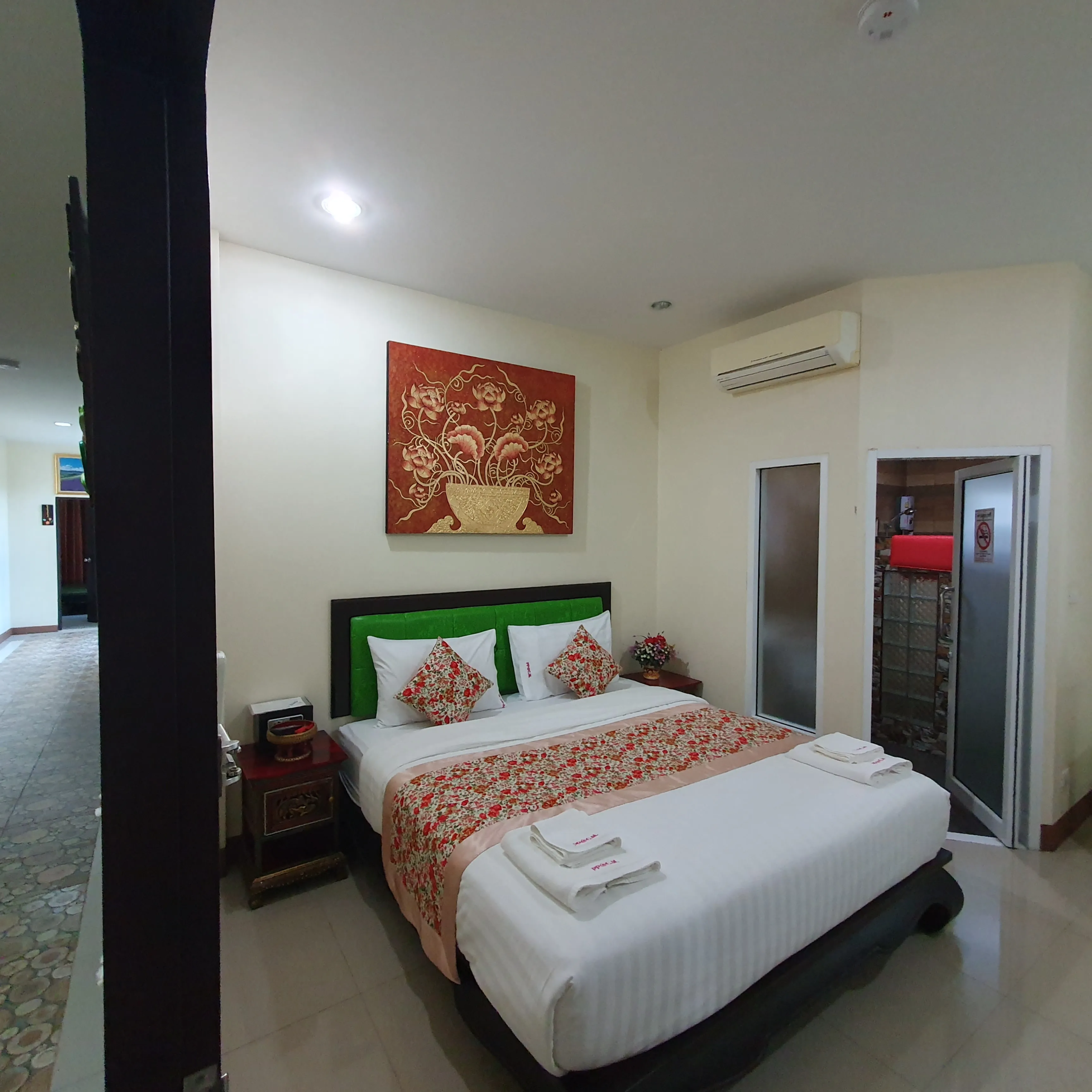 Comfortable Hotel For Sale in Chiang Mai