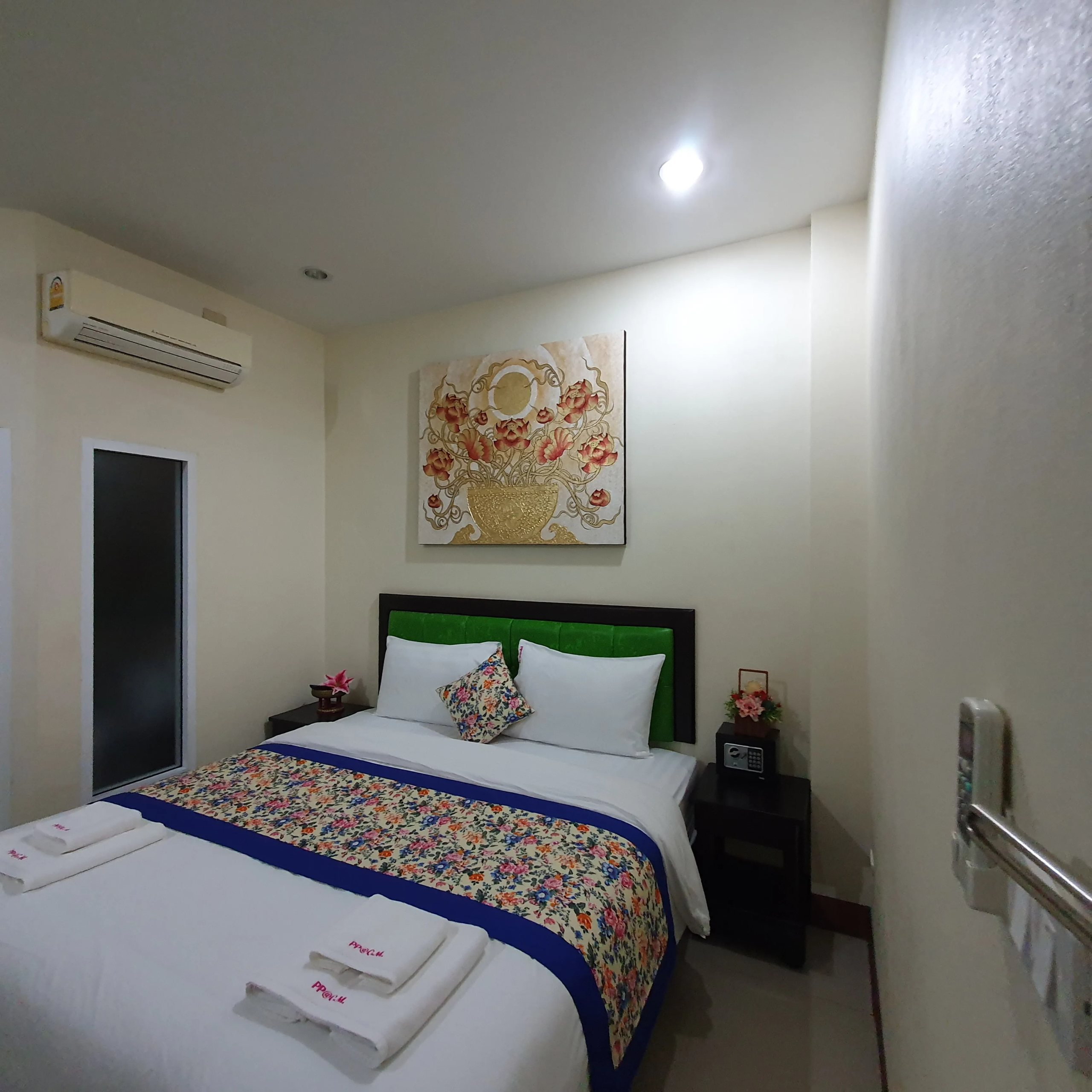 Comfortable Hotel For Sale in Chiang Mai