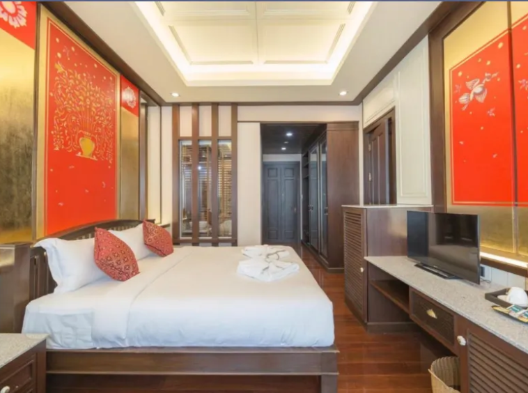 Impressive Four-Star Hotel for Sale in Chiang Mai - Prime Location.-CMP-311