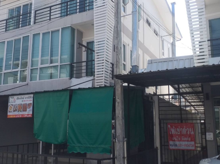 A modern commercial building with 3 bedrooms and 3 bathrooms in the Nong Hoi