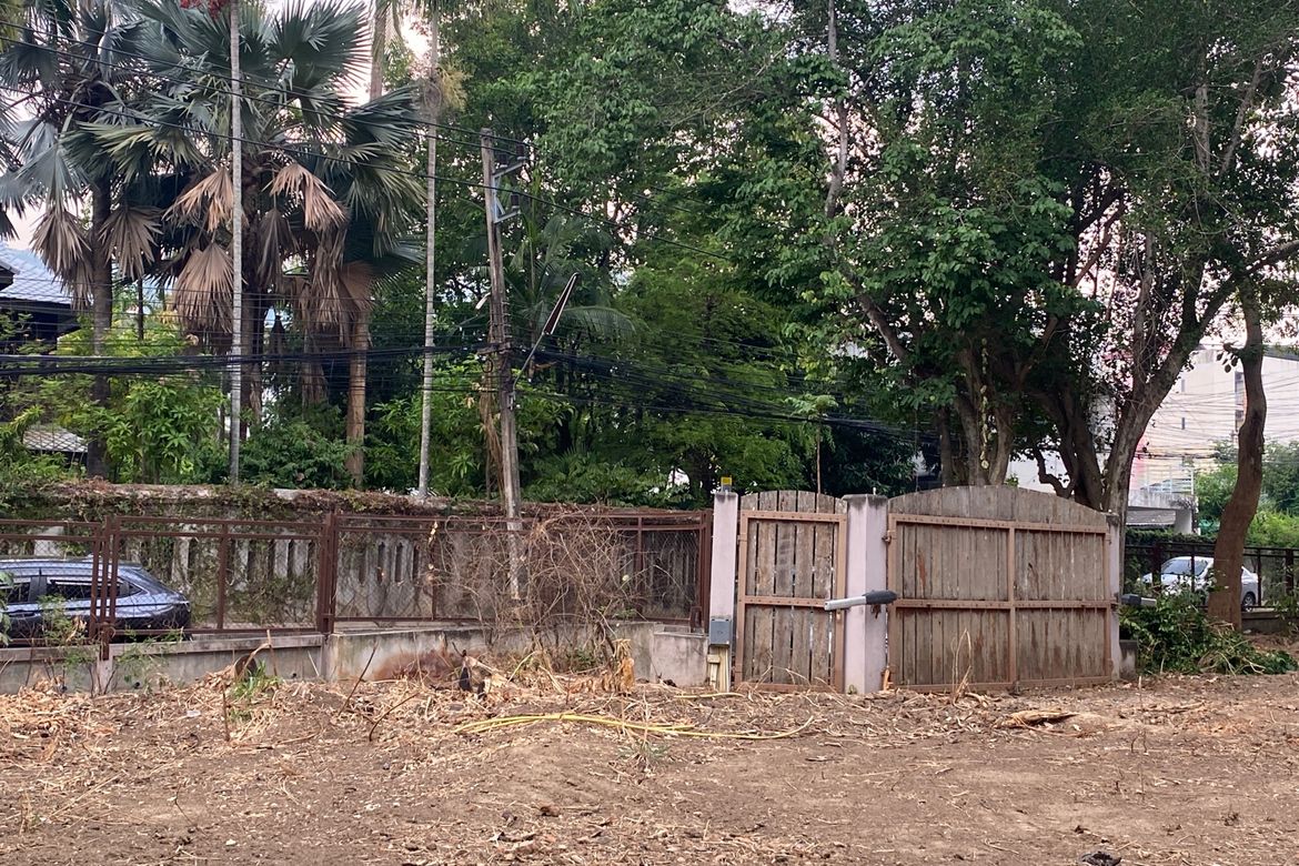 A land for rent with construction in Muang Chiang Mai-P-PCCR922