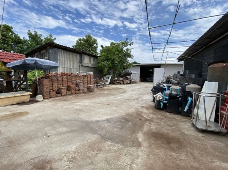 A warehouse for sale in Doi Saket