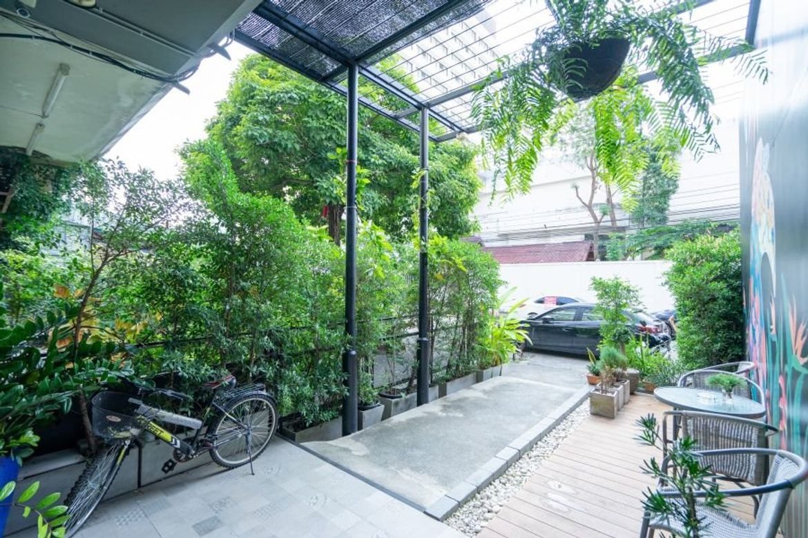 A hostel with 24 beds for sale in Muang Chiang Mai-P-PCCS478