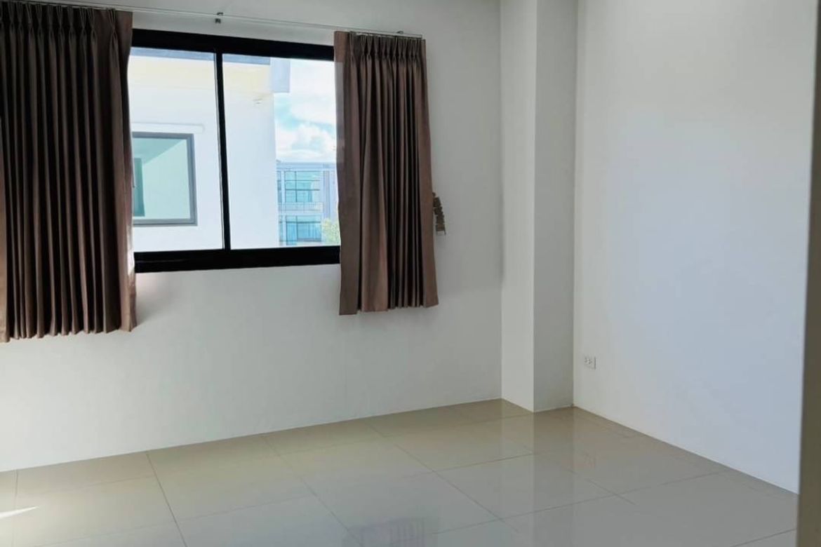 3 floor commercial building for rent or sale in Muang Chiang Mai-P-PCCS857