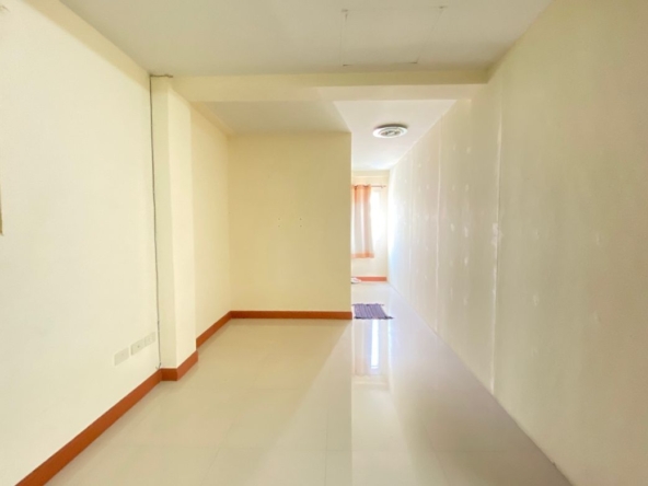 A commercial building for sale in Muang Chiang Mai-P-PCCS906