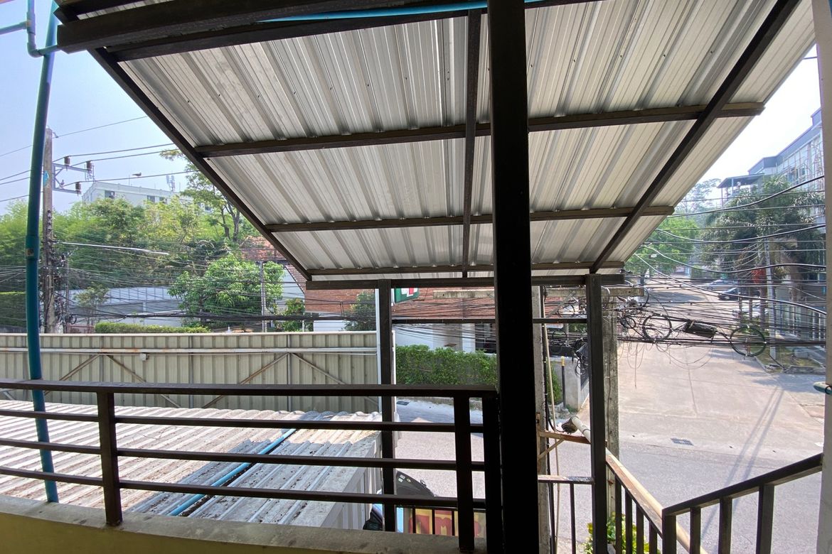 A commercial building for sale in Muang Chiang Mai-P-PCCS906