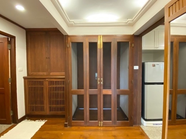 A duplex unit with 3 bed for rent in Suthep area