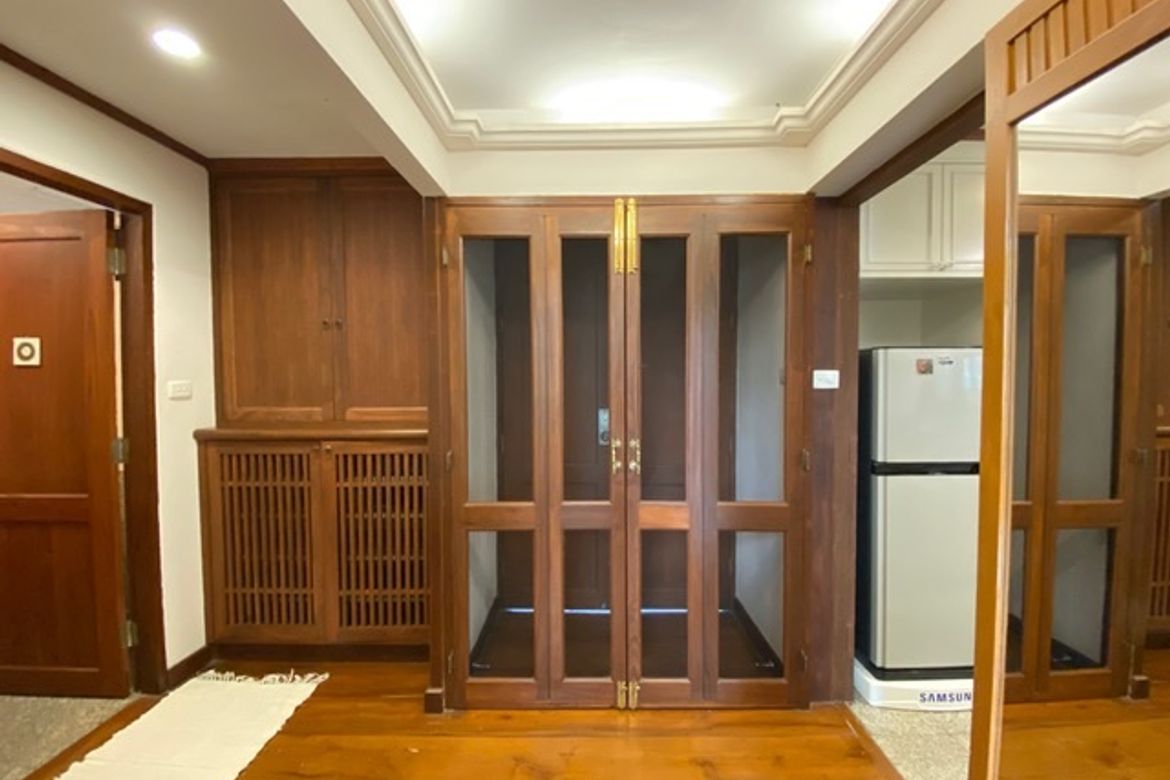 A duplex unit with 3 bed for rent in Suthep area