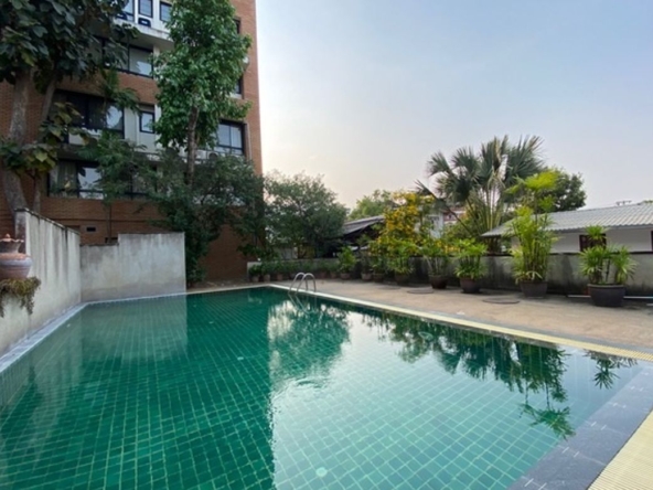 A duplex unit with 3 bed for rent in Suthep area