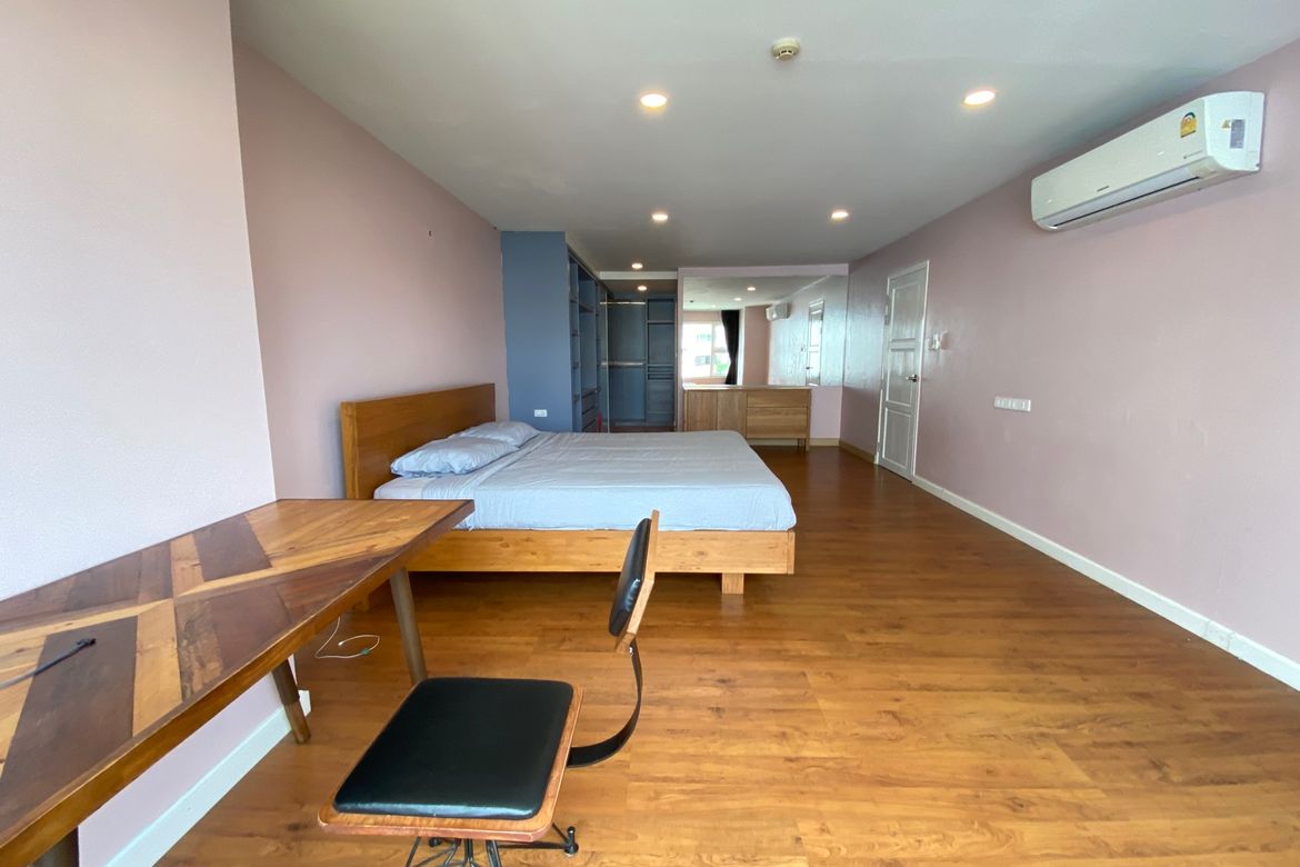 2 bed unit for rent in Nimman area