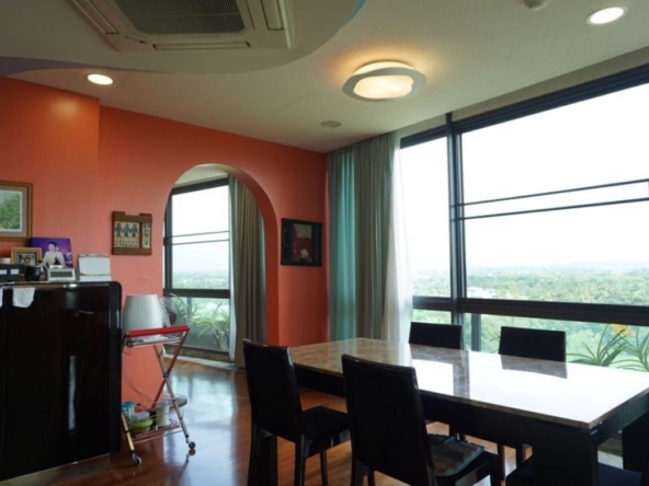 3 bed large unit for sale at the Green Valley Condo in Mae Rim