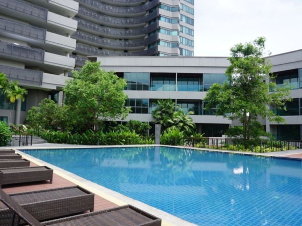 3 bed large unit for sale at the Green Valley Condo in Mae Rim