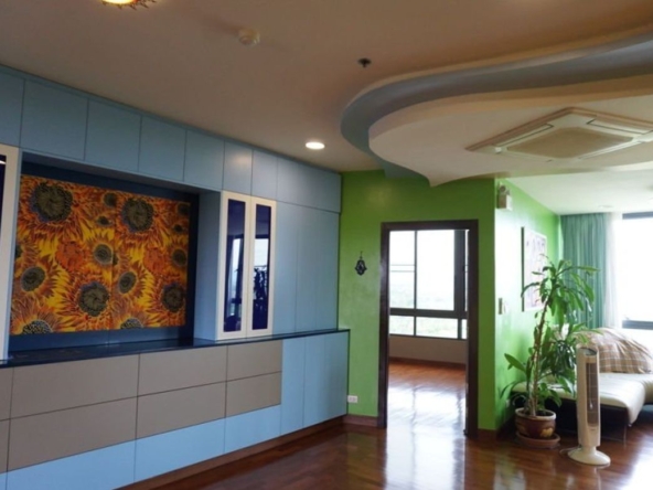 3 bed large unit for sale at the Green Valley Condo in Mae Rim