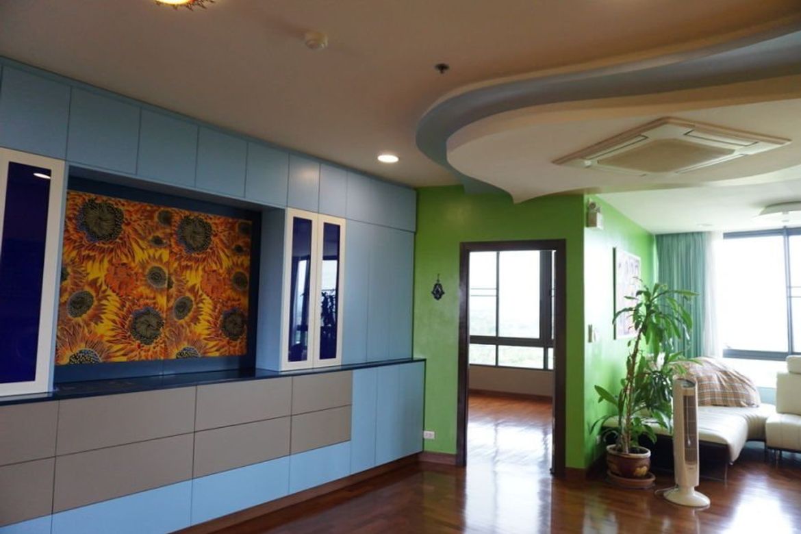 3 bed large unit for sale at the Green Valley Condo in Mae Rim