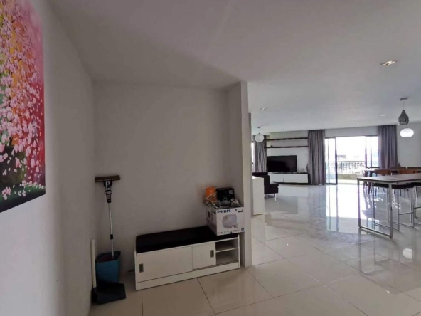 3 Bedroom 2 Bathroom for Sale at Hillside 4 Condo-SM-Sta-1259