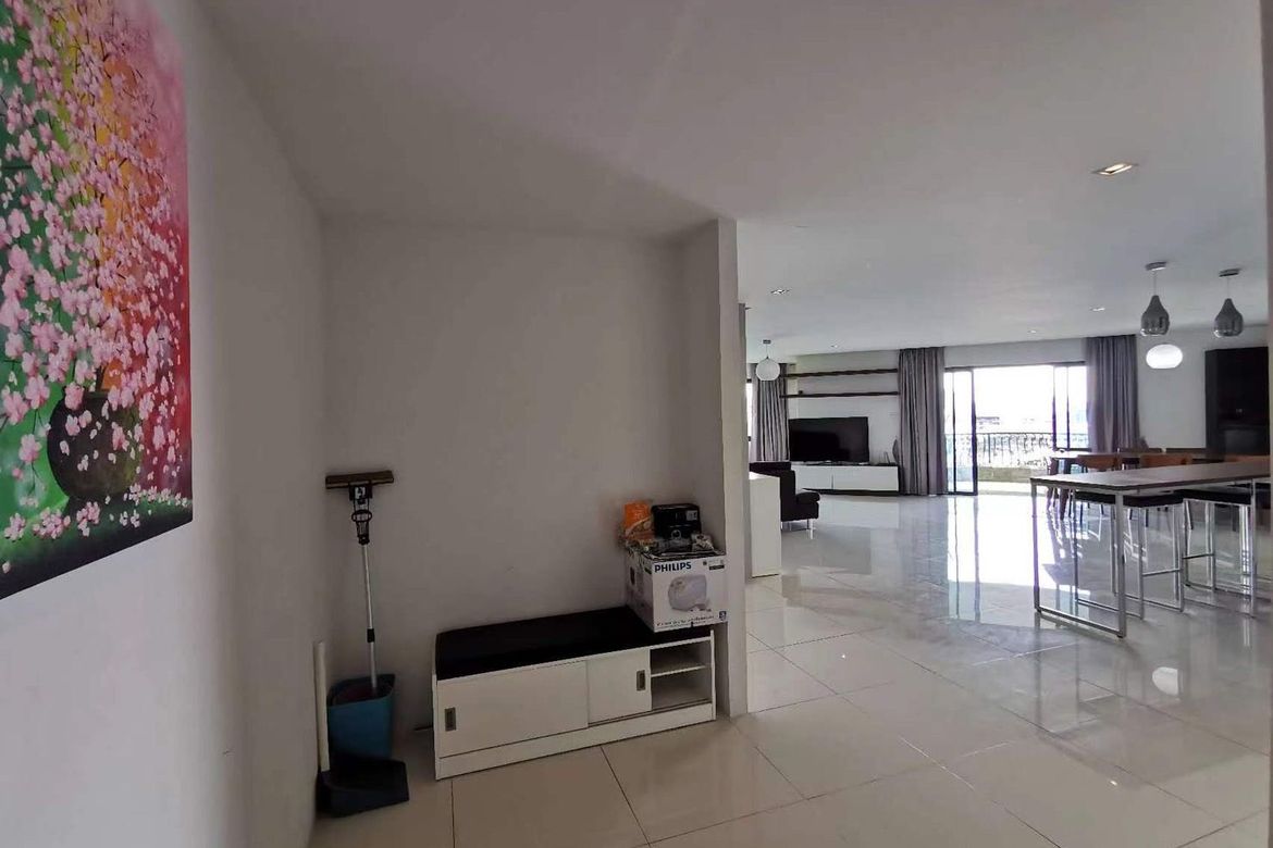 3 Bedroom 2 Bathroom for Sale at Hillside 4 Condo-SM-Sta-1259