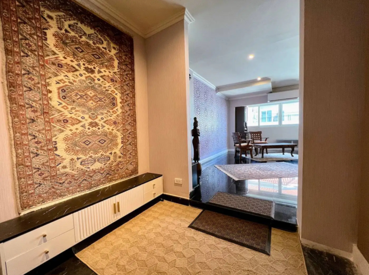 7160 - Penthouse Condo - Spacious and Beautifully Finished-EH-7160