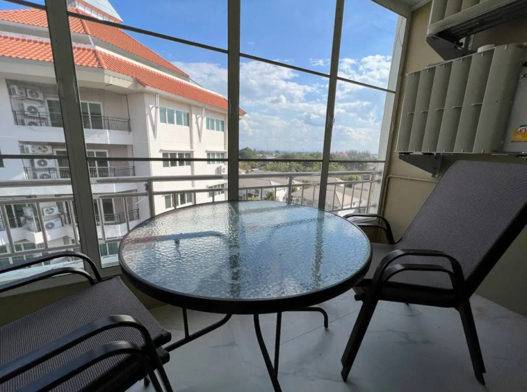 7160 - Penthouse Condo - Spacious and Beautifully Finished-EH-7160