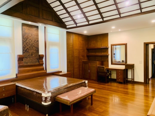 8429 - Exquisite 6-Bedroom Lanna-Style Retreat in Chiang Mai-EH-8429