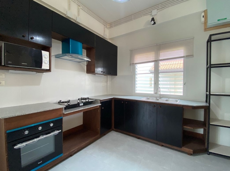 Brand new 4 bed house for rent in Hang Dong