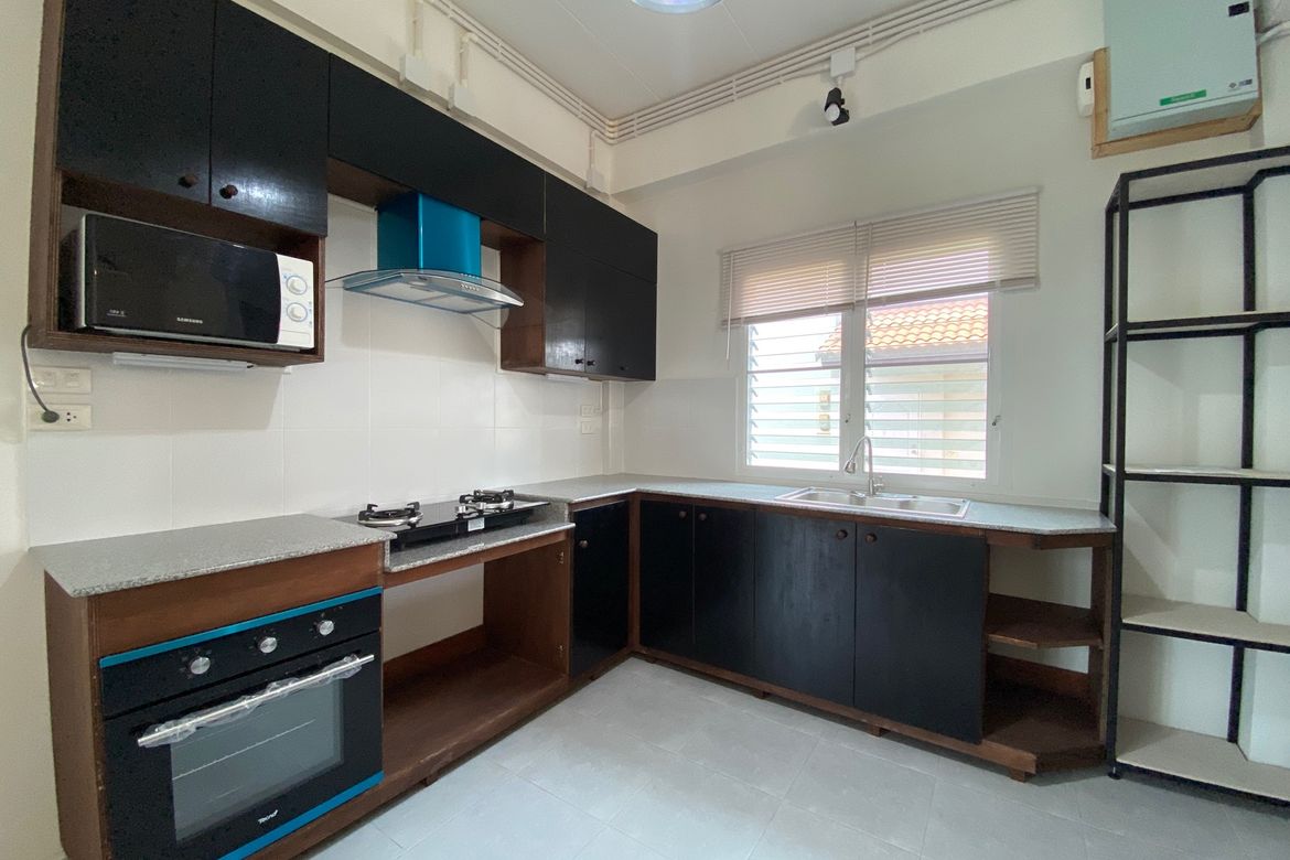 Brand new 4 bed house for rent in Hang Dong