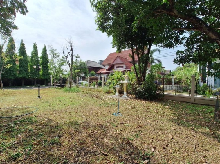 single level In the city near Khao Soi Samer Jai-J-JOY1672