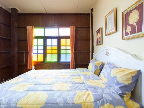 hostel for rent In the area there are 2 houses and 1 garden.-J-JOY1817