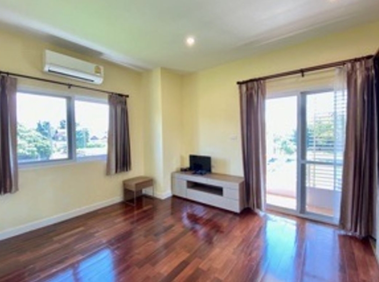 4 bed house for rent in Muang Chiang Mai-P-PHR654