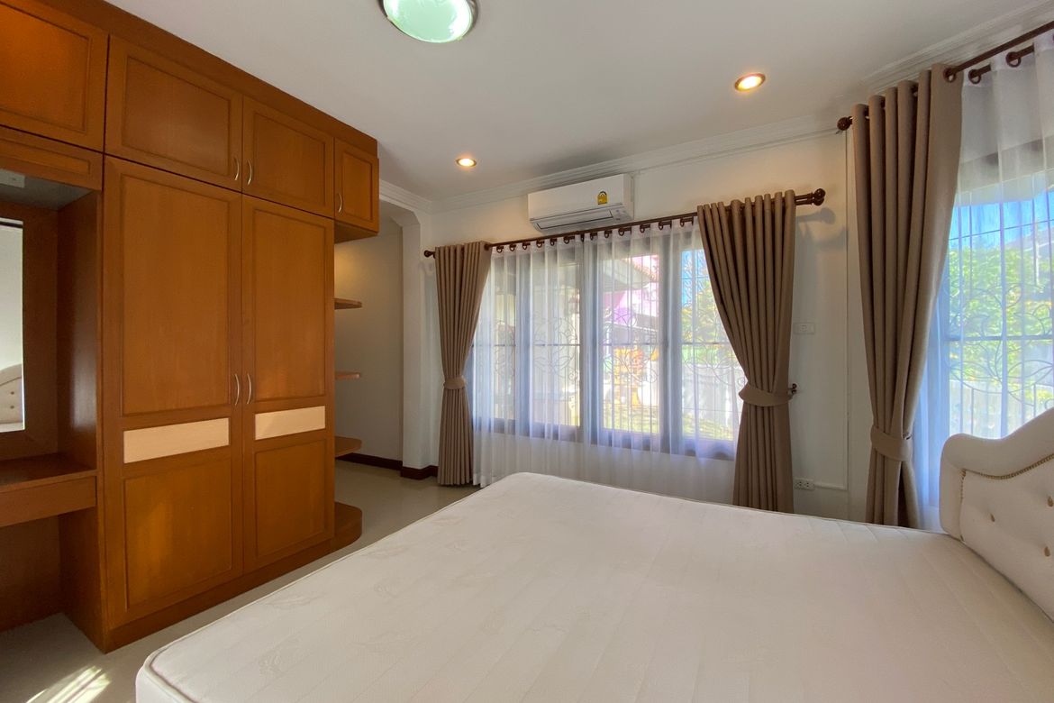 4 bed house for rent in Chang Phuak