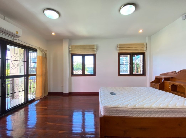 4 bed house for rent in Chang Phuak