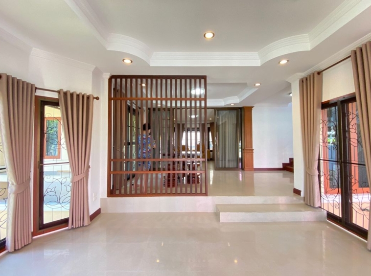 4 bed house for rent in Chang Phuak