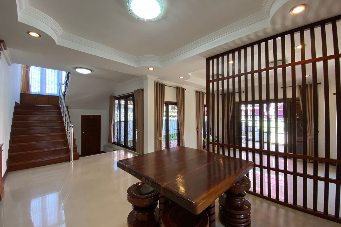 4 bed house for rent in Chang Phuak