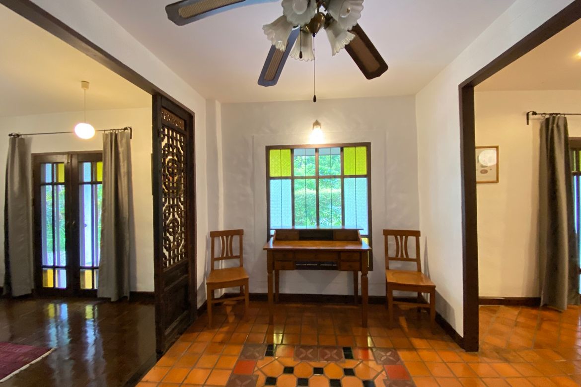 A colonial style 3 bed house for rent in Muang Chiang Mai-P-PHR946