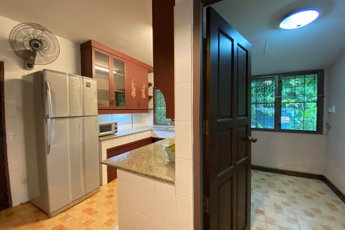 A colonial style 3 bed house for rent in Muang Chiang Mai-P-PHR946