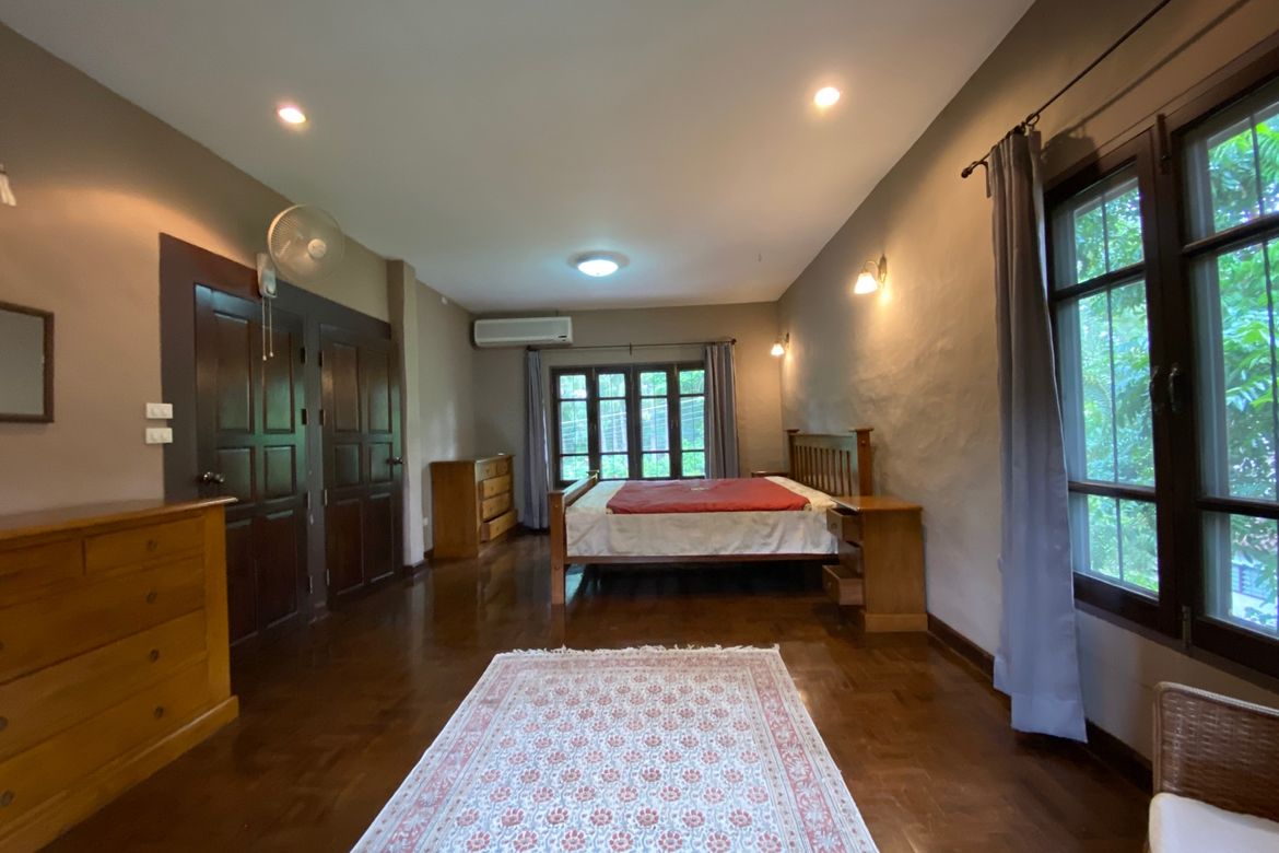 A colonial style 3 bed house for rent in Muang Chiang Mai-P-PHR946